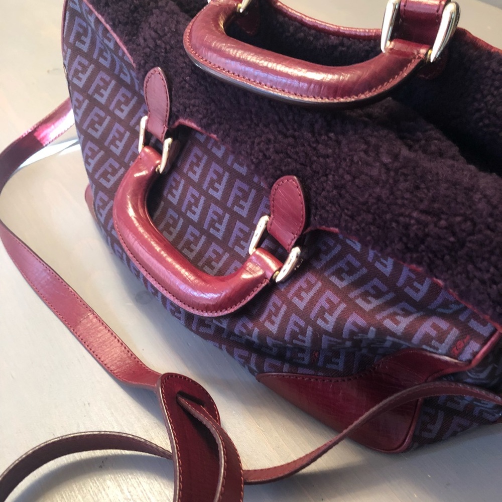 Authentic❤️ Stunning eye catching FENDI❤️💜